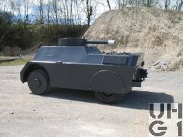 Mowag Panzerattrappe 4x4